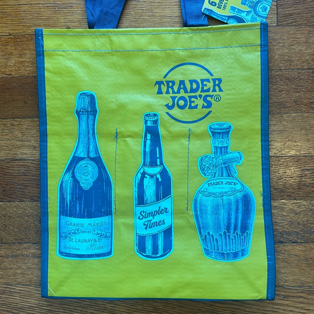 Trader Joes 6 Bottle Beverage Tote Wine Carrier